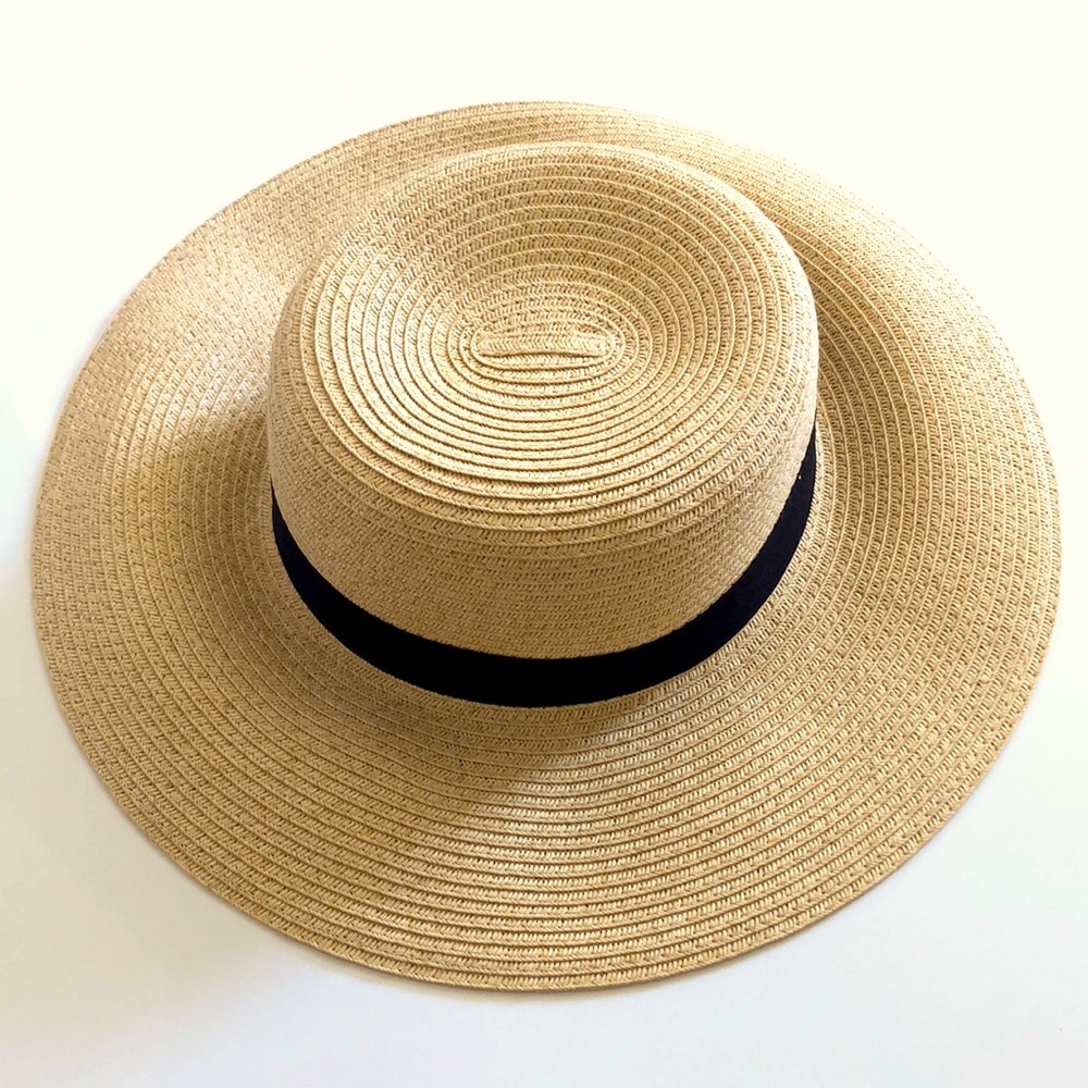 Like new 100% paper straw sun hat ☀️ by Divided